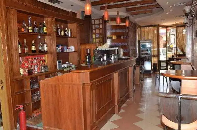 Hotel Lugano Tirana