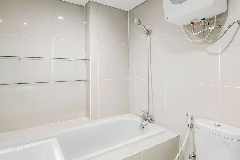 Fully Furnished With Cozy Design Studio Azalea Suites Apartment