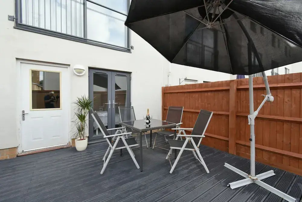15 Pennant Place