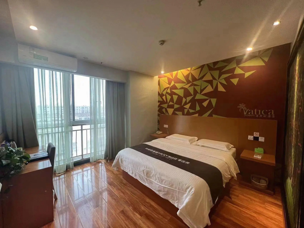 Vatica Jieshou City New Passenger Transport Center Hotel