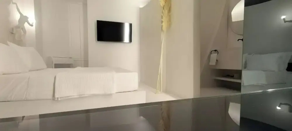 Artium Villa with Outdoor Pool hosted by K&K