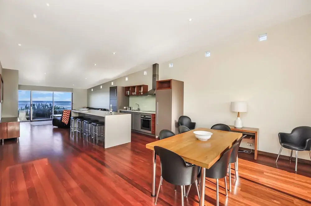 Hearns Beachside Villa 8