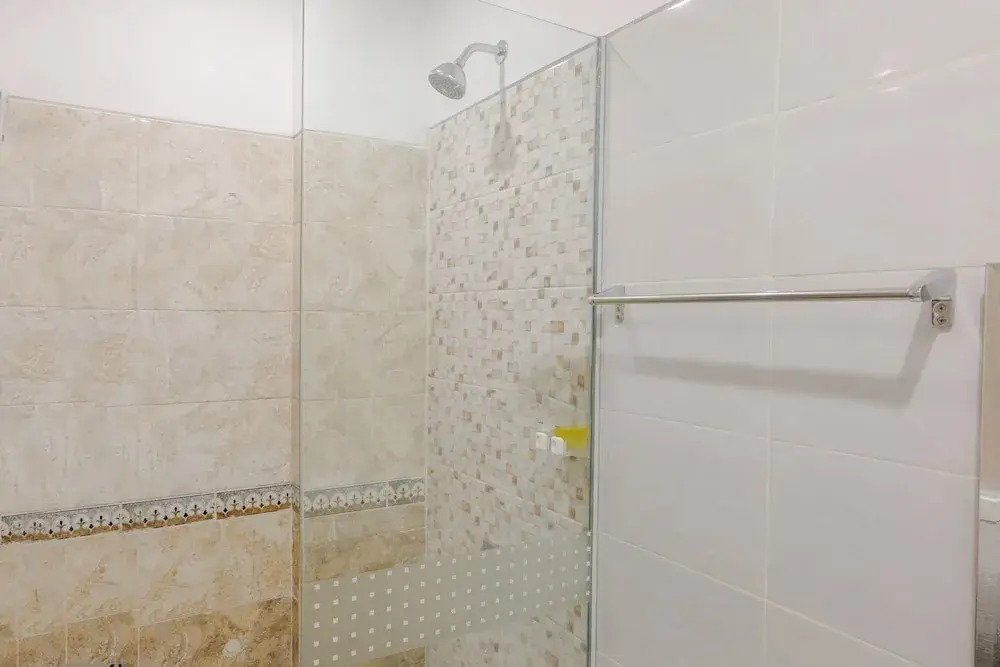 OYO 2060 Adam's Apple Family Guest House