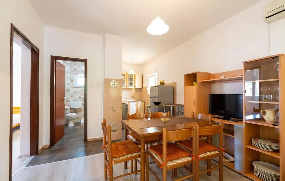 Stunning Home in Krusevo With Wifi and 4 Bedrooms