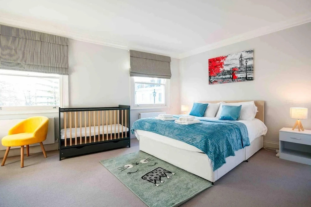 Spacious & Modern 3brs House in Central London