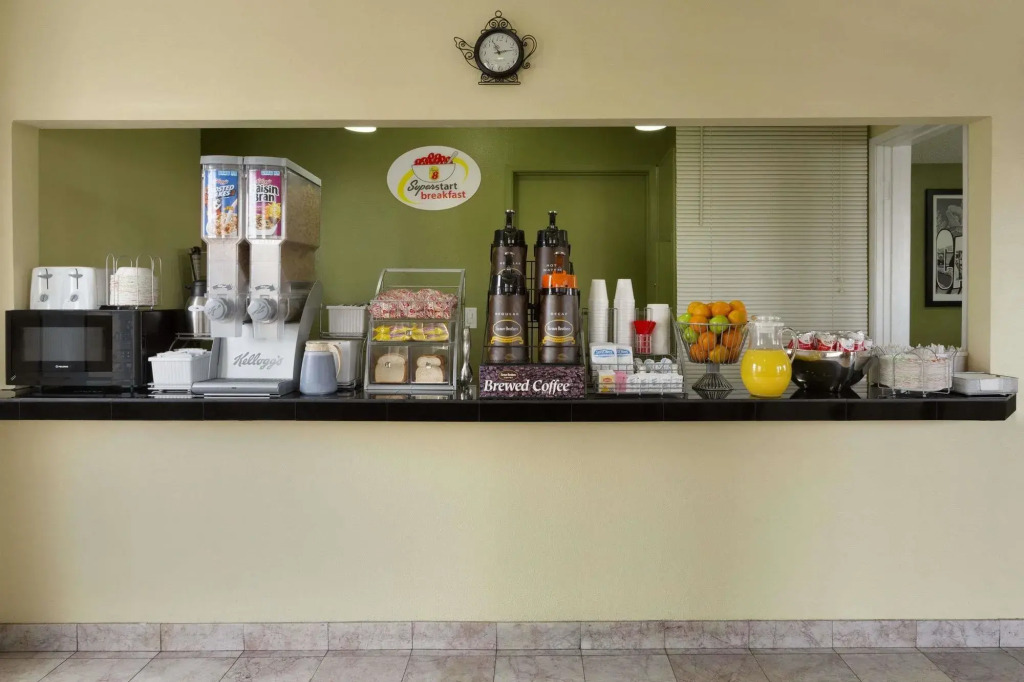 Super 8 By Wyndham Ridgecrest