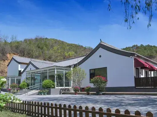 Gubei Yuehai Homestay (Gubeikou Shuizhen Shop)