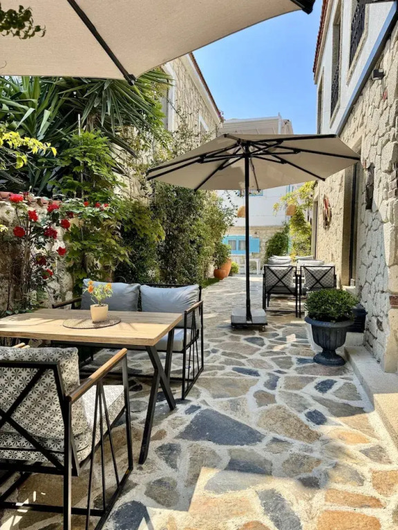 Sultys Alaçatı Köyiçi