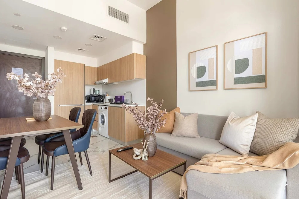 Silkhaus Deluxe 1BR in Masdar City at Oasis
