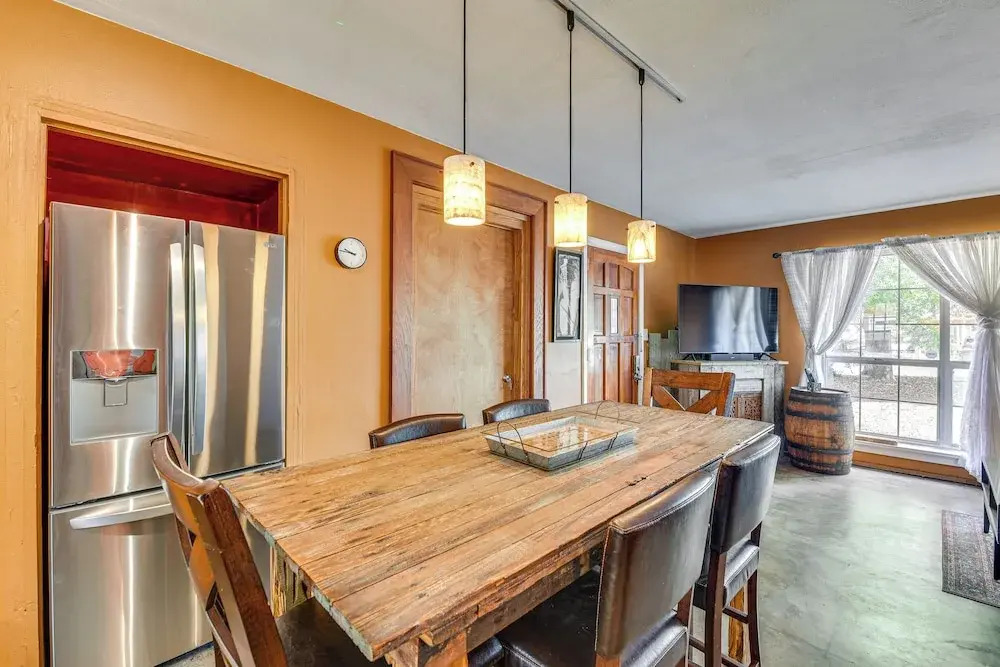 Fort Walton Beach Home ~ 2 Mi to Okaloosa Island!