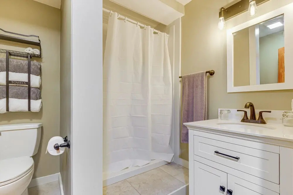 2 Mi to Golfing & Hiking: Spacious Wilmington Home
