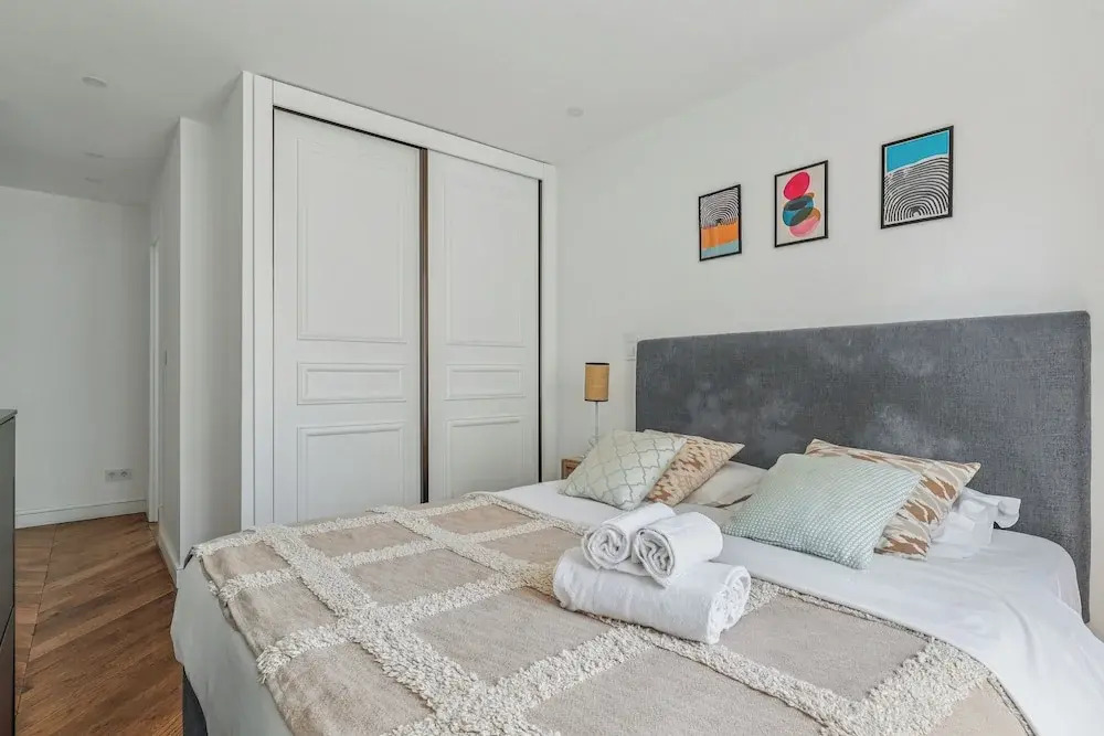 Chic 1BR Near Louvre & Musee d Orsay