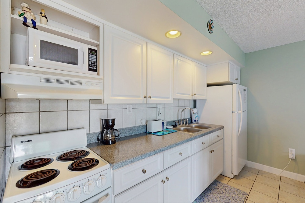 Mariners Cove 302