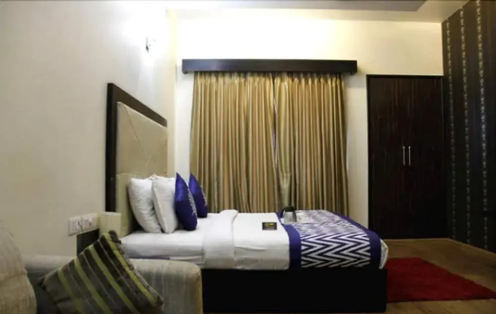 JK Rooms 143 Amazone Holiday Guest House
