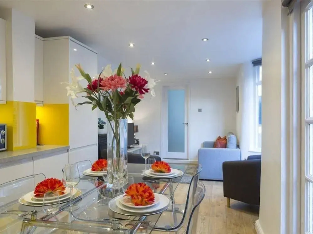 Charming Tower Bridge Apartment