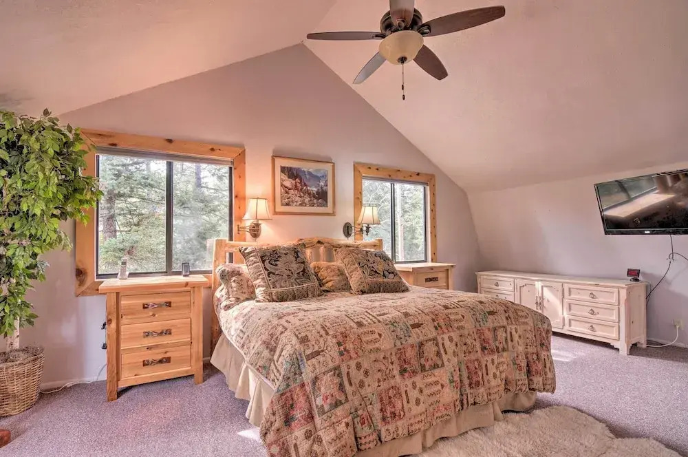 Duck Creek Village Cabin w/ Deck on Half Acre