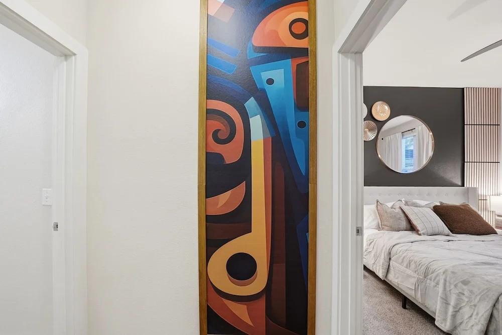 Stylish 2BR w Pool Pet-friendly Unit 13