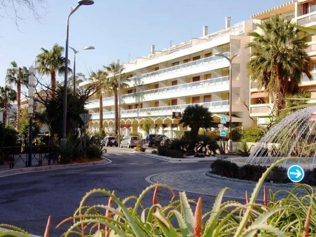 Appartement Le Lavandou, 2 pièces, 4 personnes - FR-1-251-297