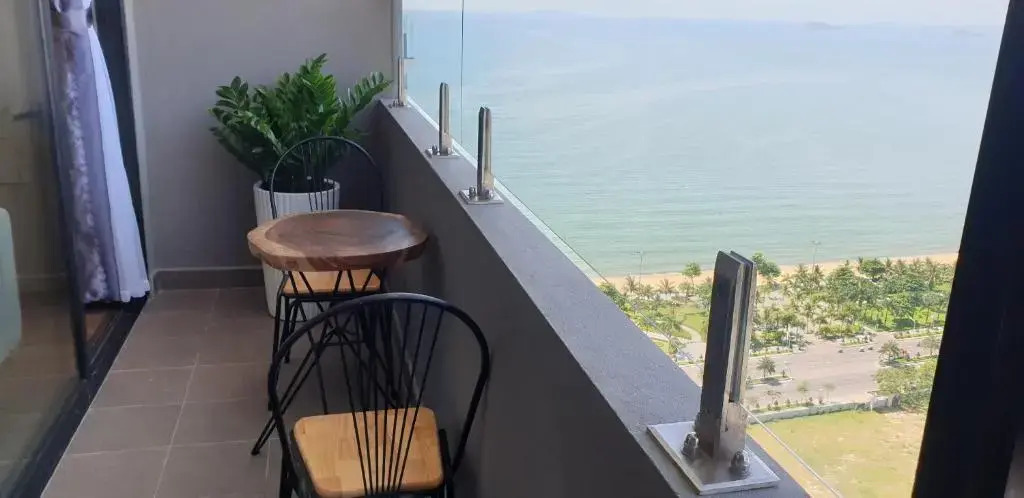 Còn 10 căn FLC sea tower studio giường đôi 4 người