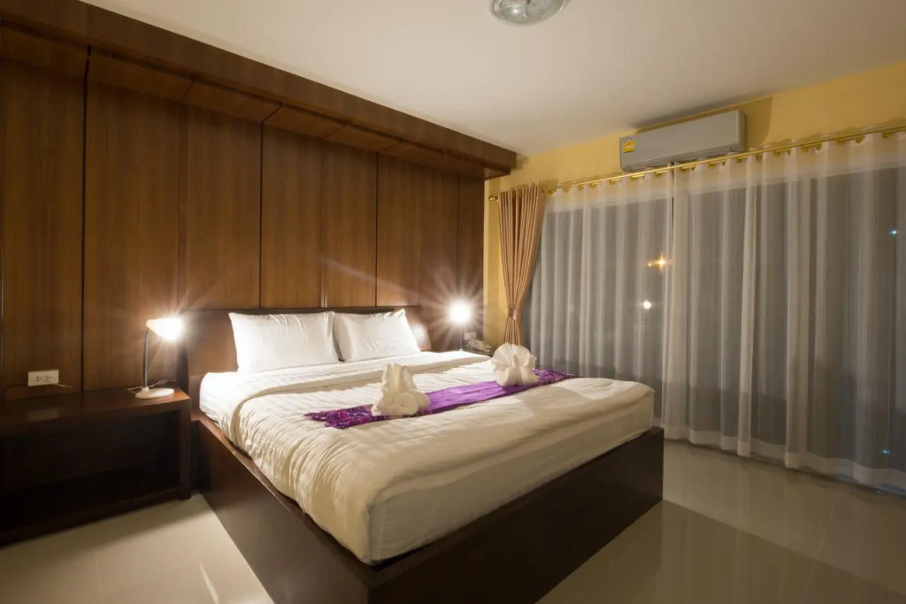 Bees Smile Hotel