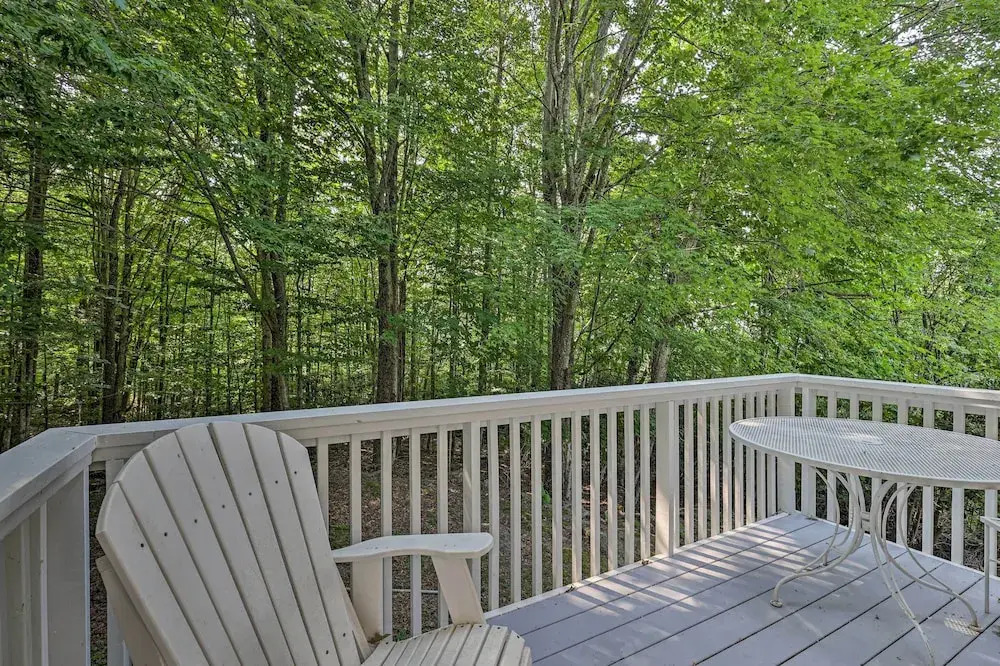 Retro Beech Mountain Home - 2 Mi to Skiing!