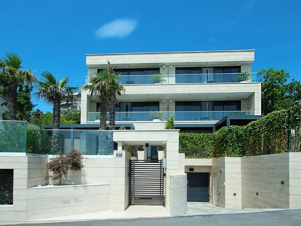 Apartment for 4 Persons with a Private Pool And Sea View in Crikvenica