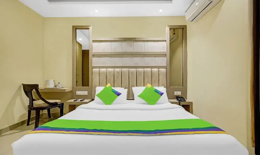 Itsy Hotels Amrita Raghunath Bazaar Jammu