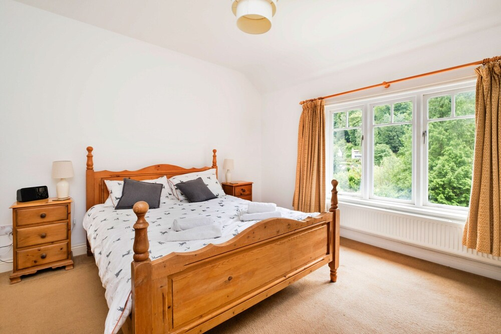Lodge by River Wye With Private River Access