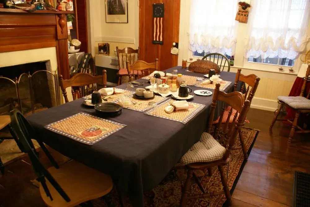 Buffalo Tavern Bed & Breakfast
