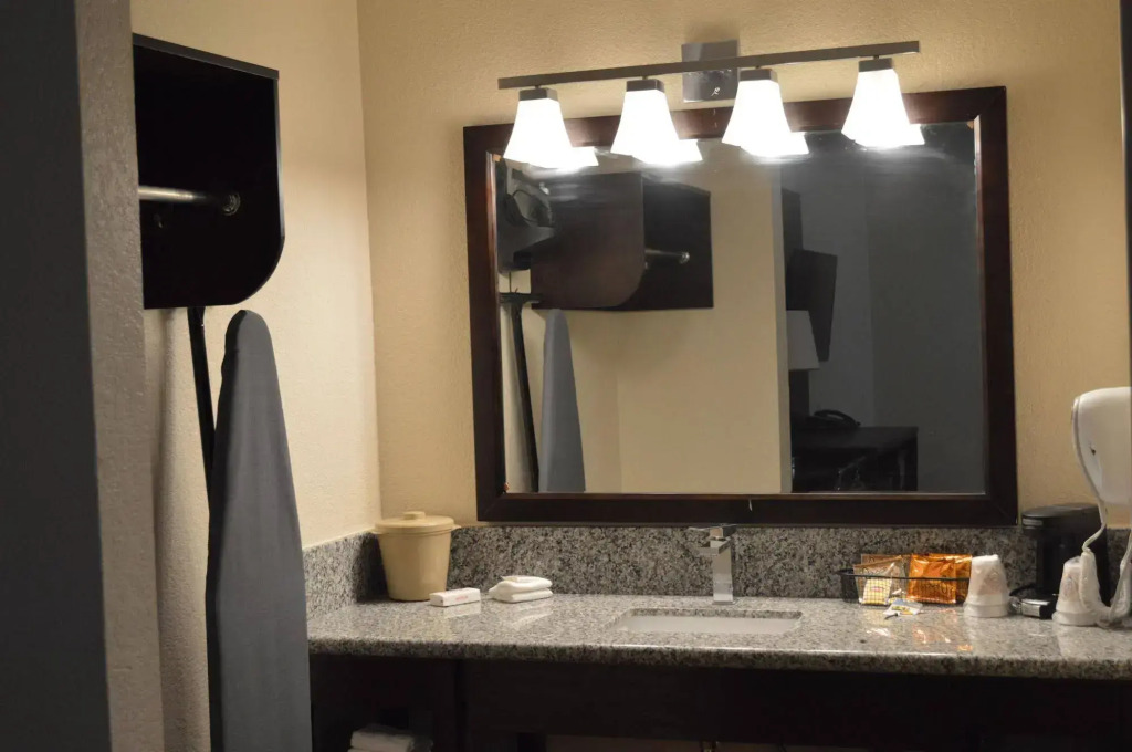 Red Roof Inn & Suites Sacramento North