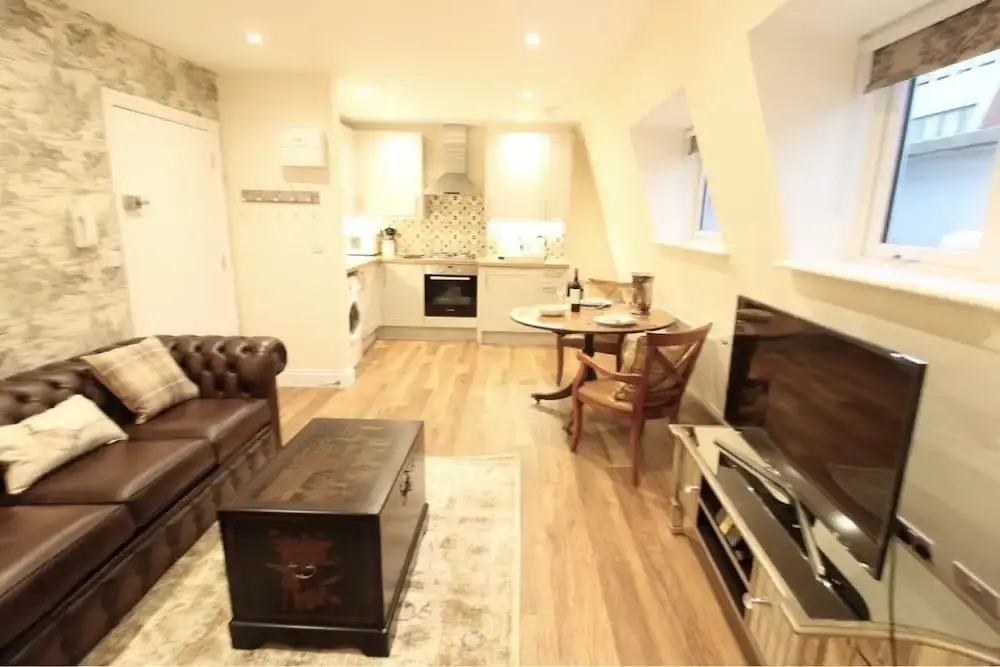 Modern apt close to Paddington station / sleeps 3