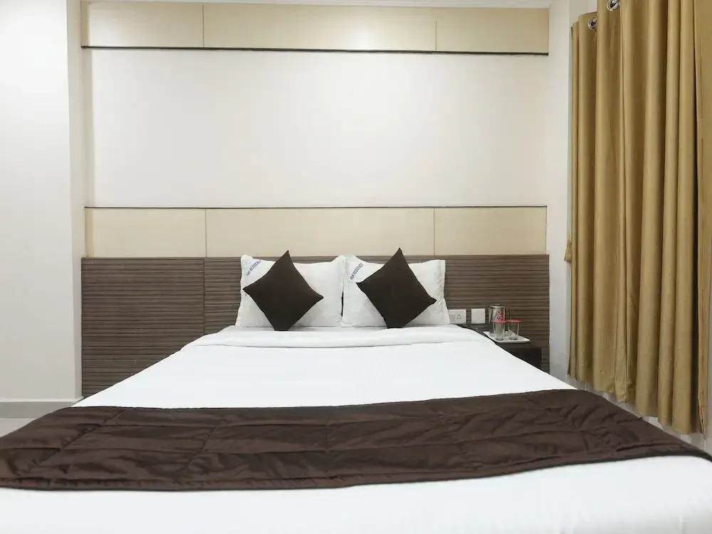 OYO 5230 Pan Residency