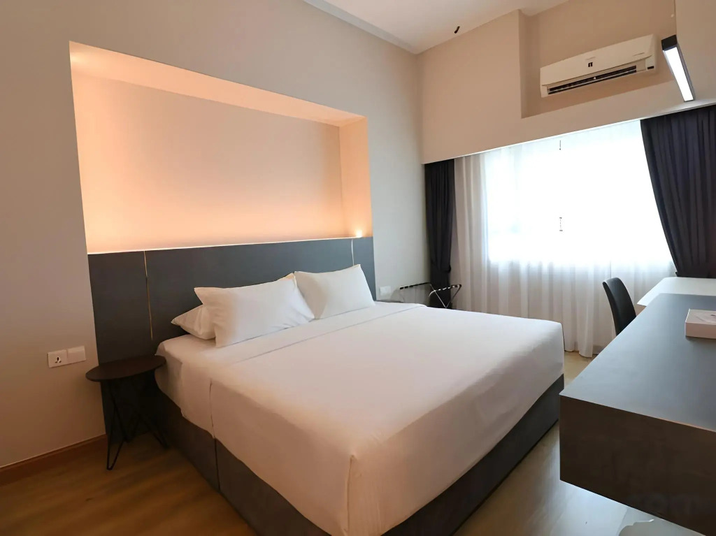 Crown Regency Serviced Suites