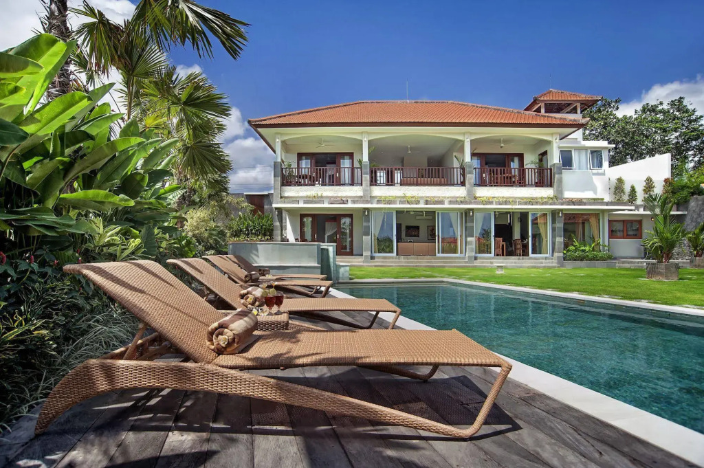 Villa Yenian by Villa Finder