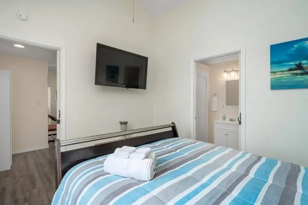 Wine Down on the Bay
