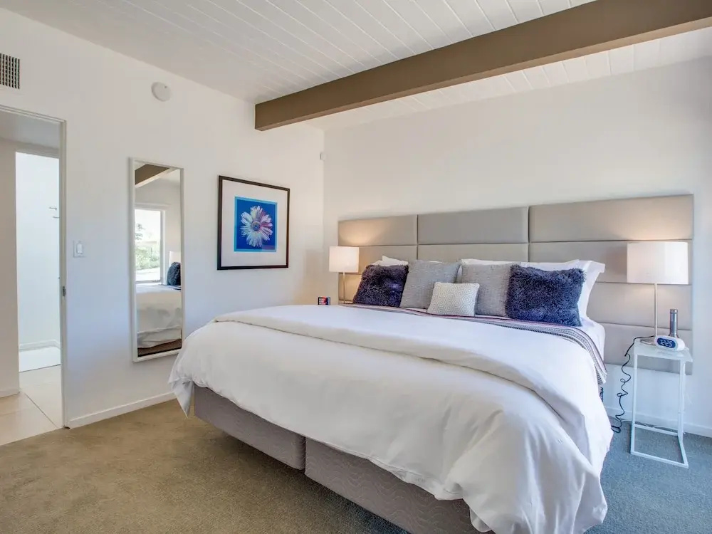 3br/2ba “The Bowie House” Mid-Century Modern W/ Pool And SPA Home