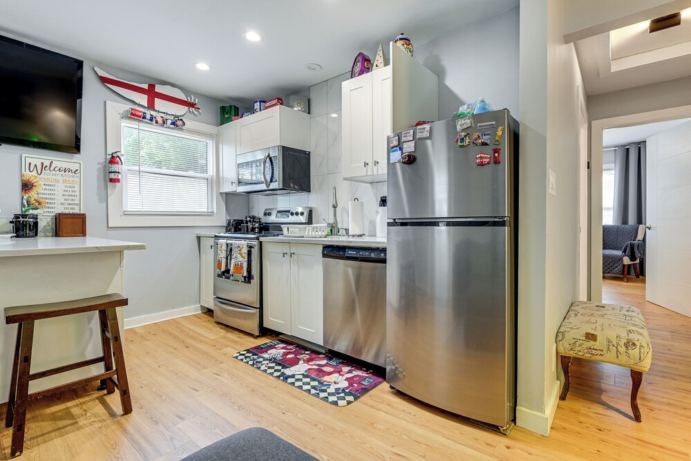 4 Mi to Hyde Park Village! Modern Escape w/ Yard