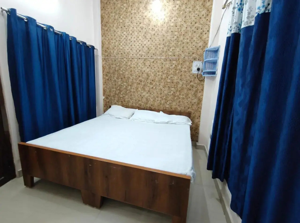 Krishna Paying Guest House
