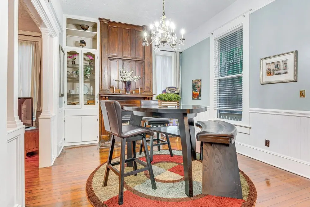 Walk to Downtown: Historic Home in Mobile
