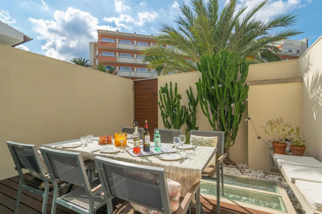 Luna In Mallorca With 3 Bedrooms And 4 Bathrooms