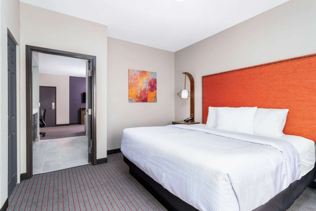 La Quinta Inn & Suites by Wyndham Augusta Fort Eisenhower