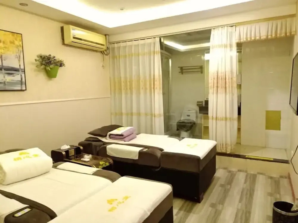 GuiLin HongKong Hotel