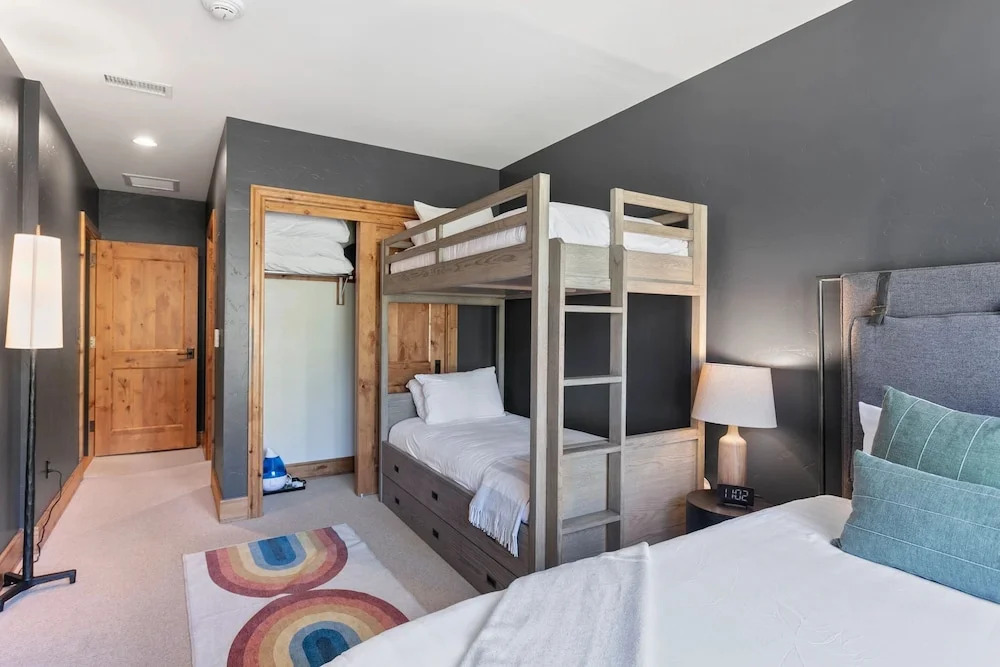 Shooting Star Lodge at Deer Valley Resort - Two Bedroom Residence #204 2 Condo