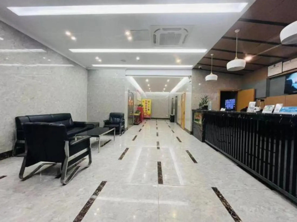 Heng 8 Hotel Chain (Jiaxing Youchegang Swan Lake)