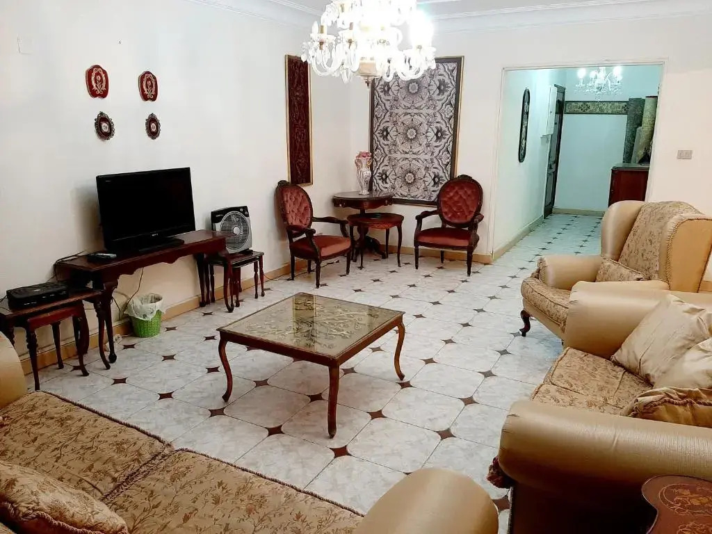 شقة فخمة في كمبوند 777 أرض الجولف مصر الجديدة عائلات فقط