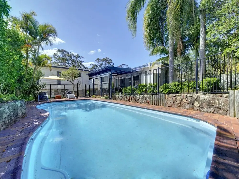 Beach and Bay, 121 Shoal Bay Road