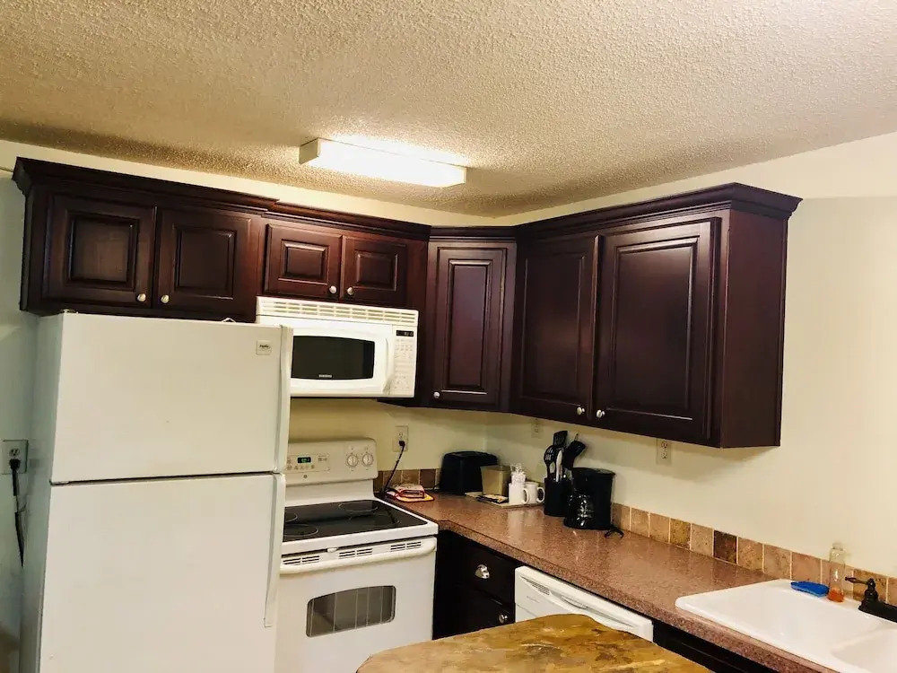 Ozark Inn & Suites