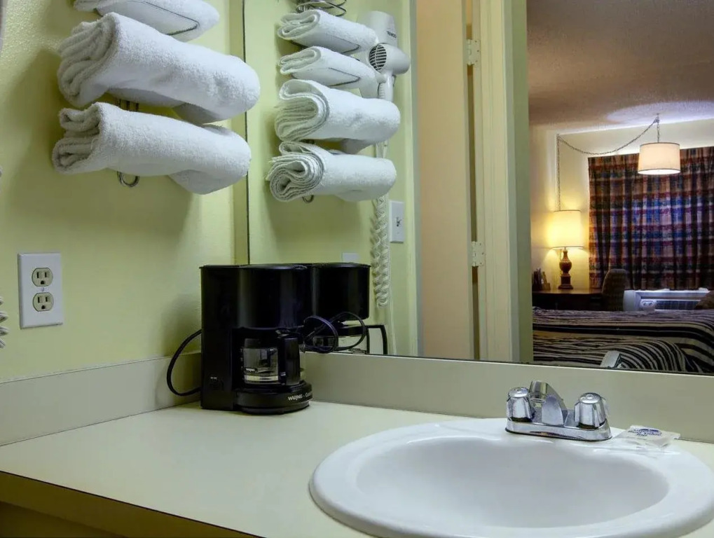Americas Best Value Inn Comanche