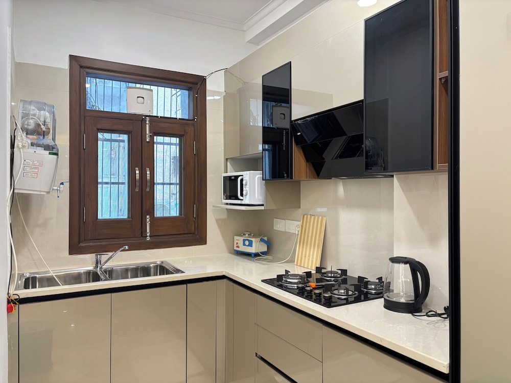 Fortune Home Service Apartment 3Bhk J150