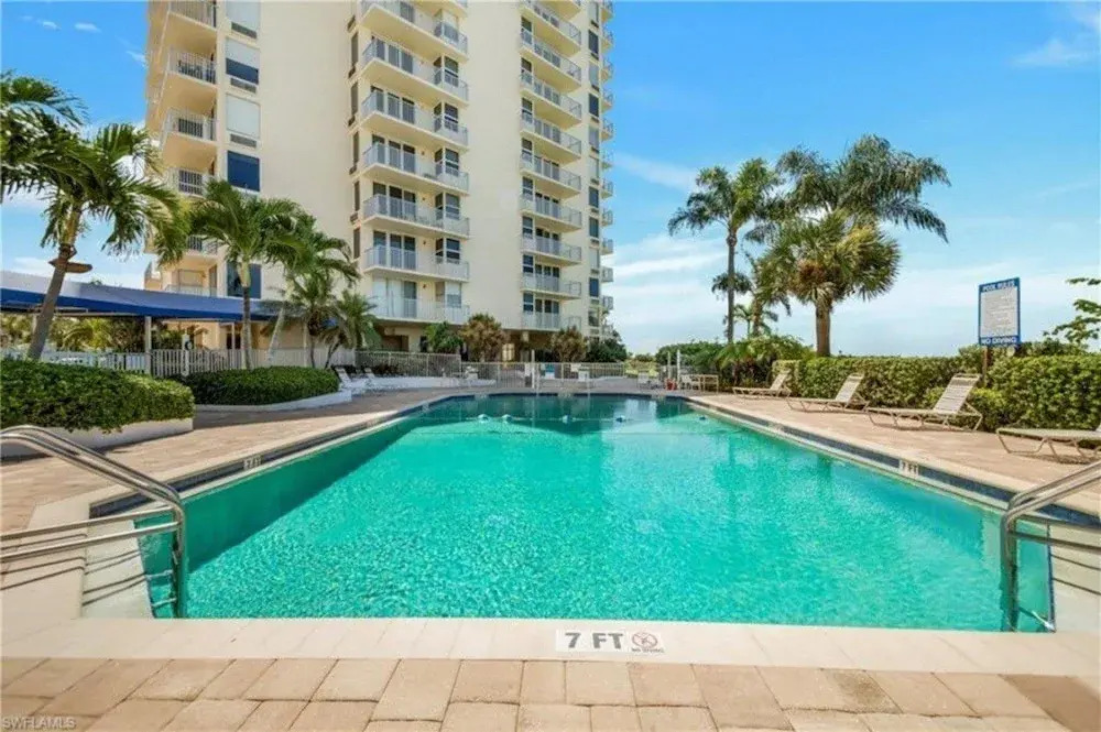 Crescent View in Fort Myers Beach